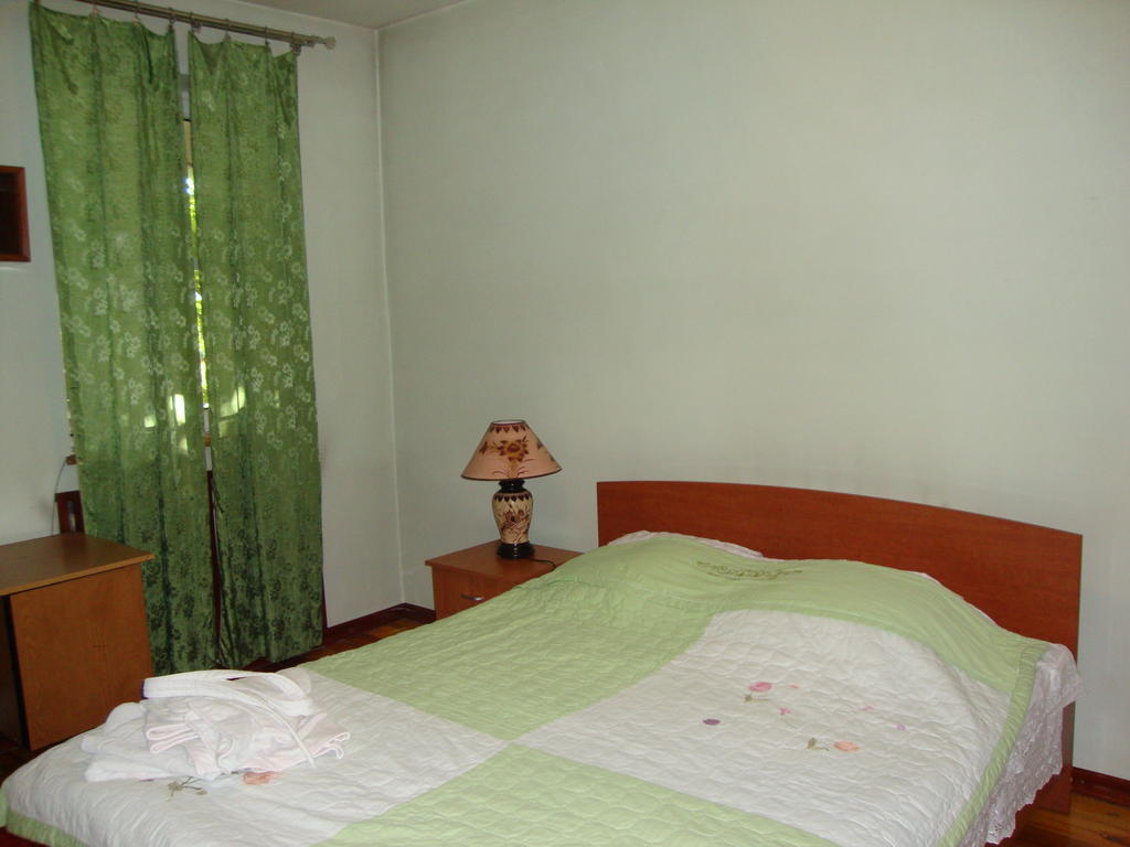 Guest House Vip Osh Oda fotoğraf